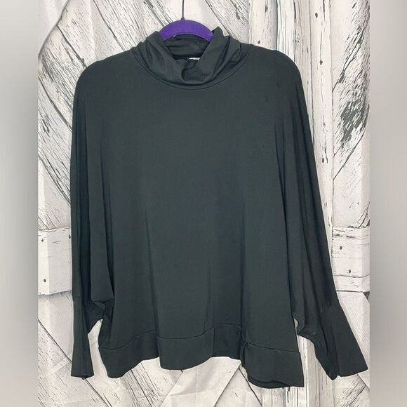 Made in Italy Black Oversized Turtleneck Top - Picture 1 of 5